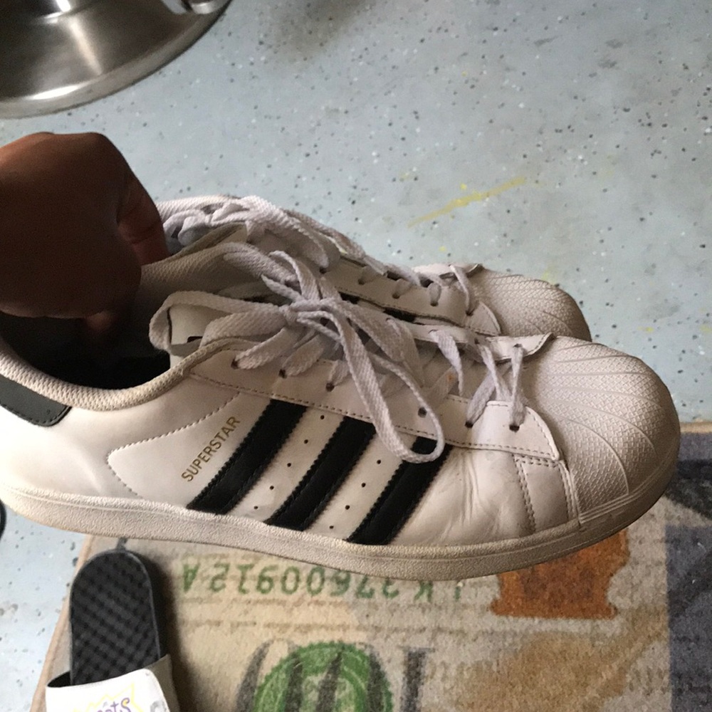 Adidas superstars